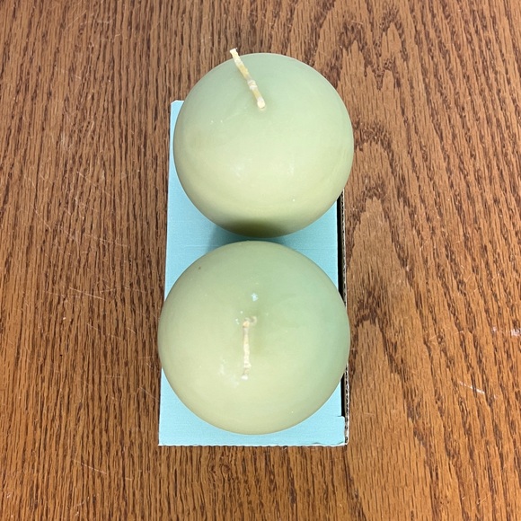 PartyLite Pair of 3” Ball Candles New in Box Ginger Apple Q36529 - Picture 3 of 4